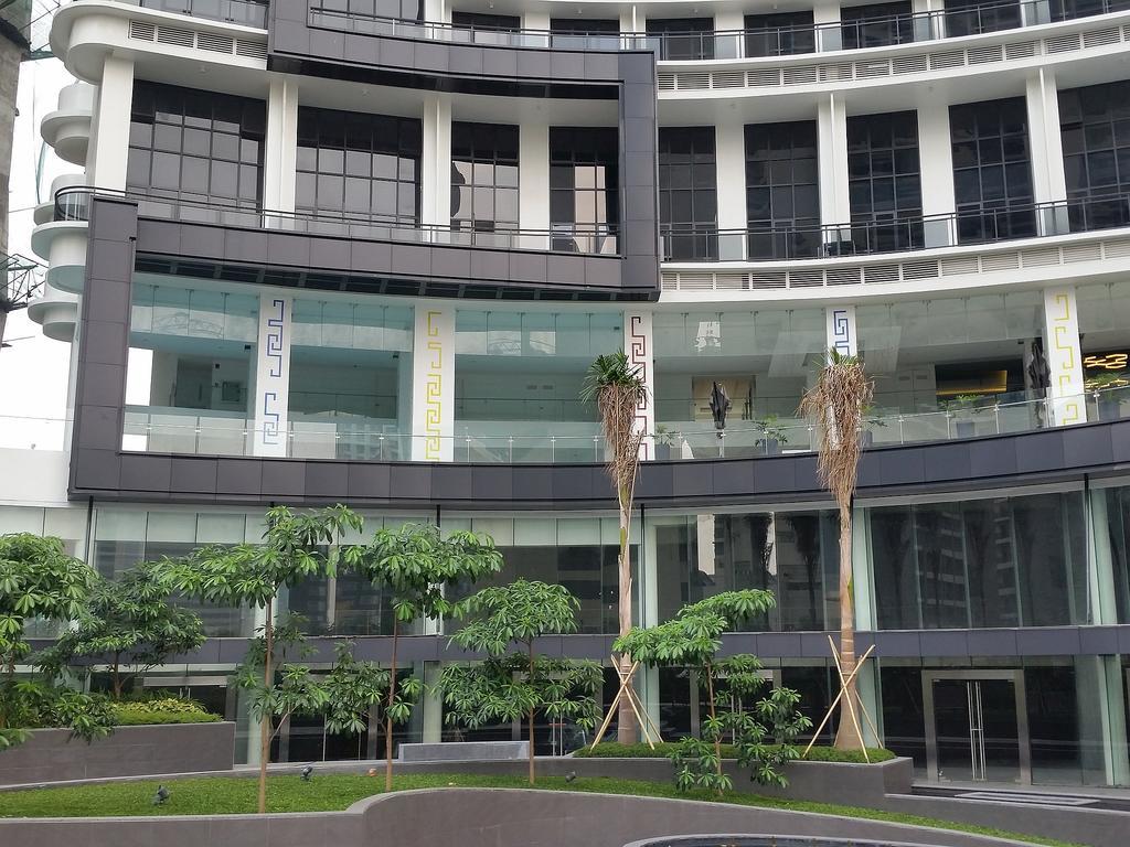 Milano Versace Suites Makati City Exterior foto