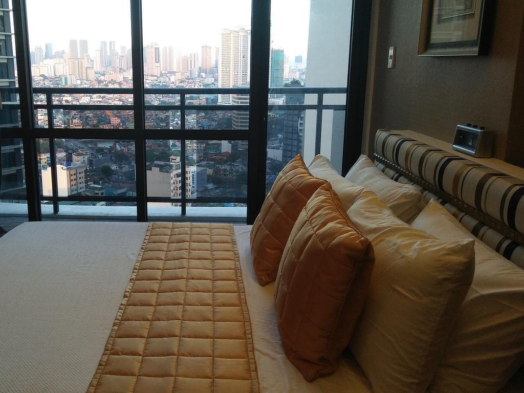 Milano Versace Suites Makati City Exterior foto