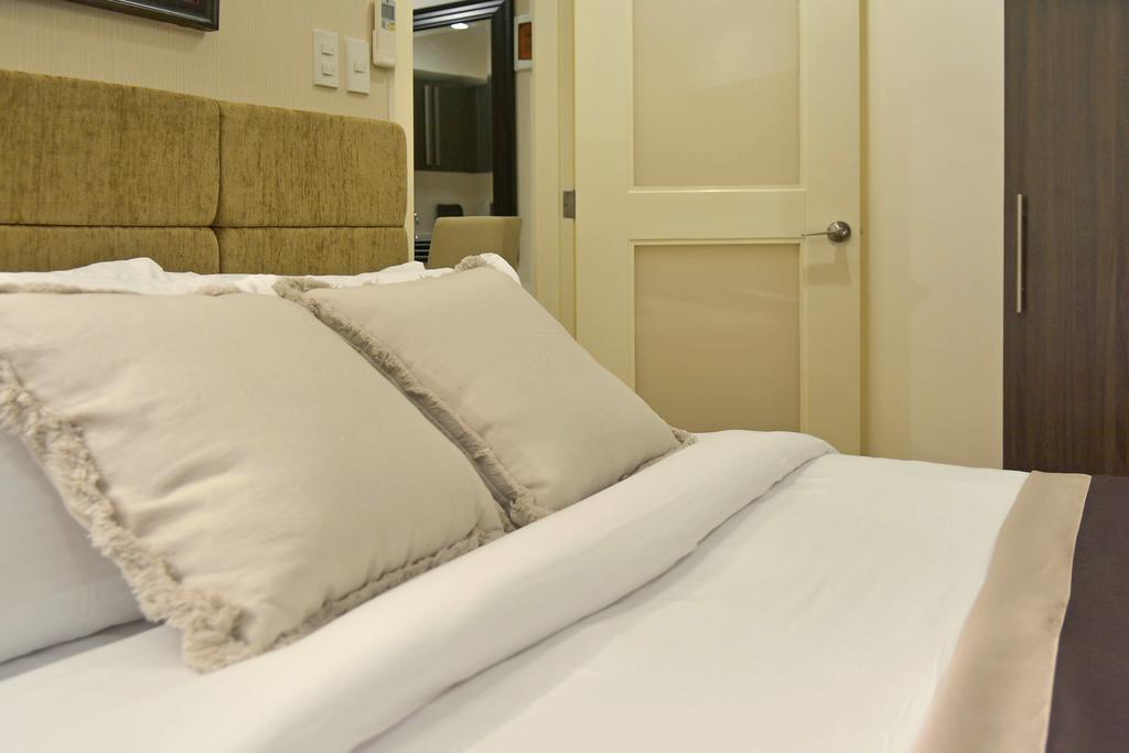 Milano Versace Suites Makati City Exterior foto