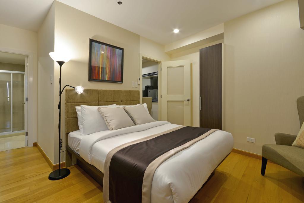 Milano Versace Suites Makati City Exterior foto