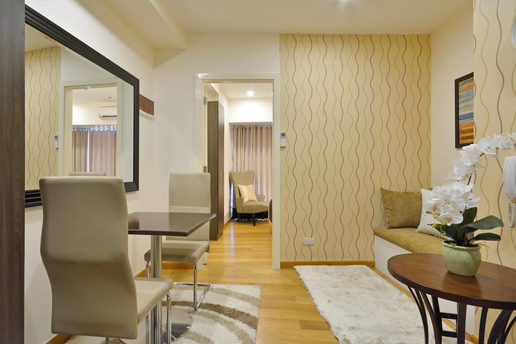 Milano Versace Suites Makati City Exterior foto