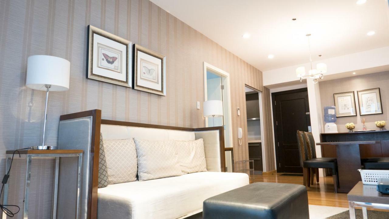 Milano Versace Suites Makati City Exterior foto