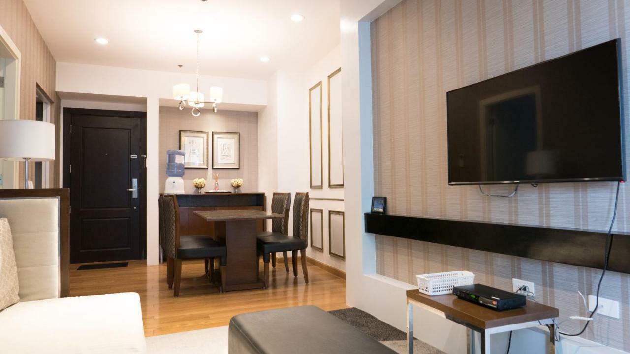 Milano Versace Suites Makati City Exterior foto