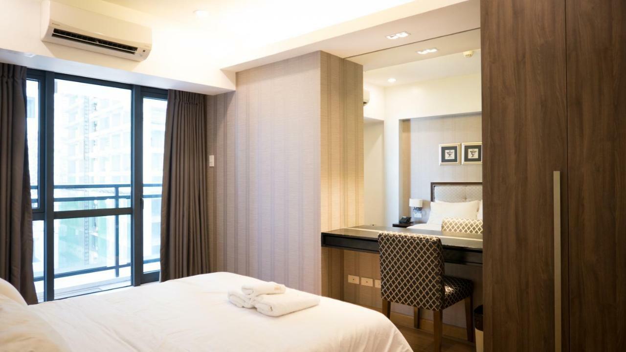 Milano Versace Suites Makati City Exterior foto
